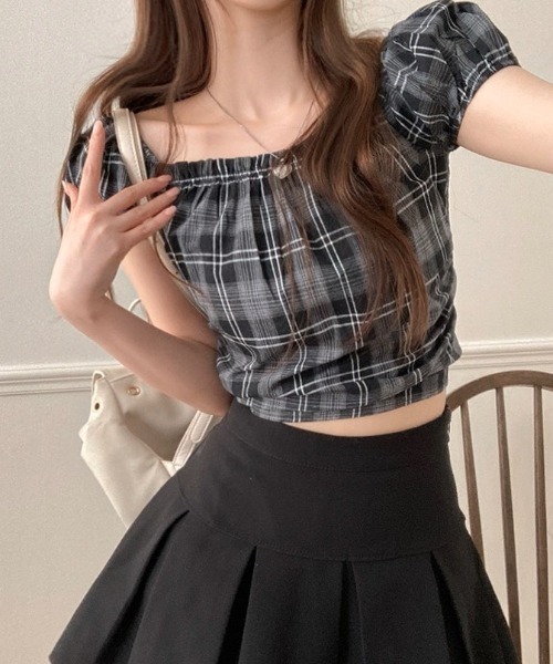 .KOM(ドットコム)の「A'GEM/9 × .kom 『.KOM/ドットケーオーエム』ギンガムチェックオフショルブラウス(Tシャツ/カットソー・レディース・ブラック・FREE)」の5枚目の写真
