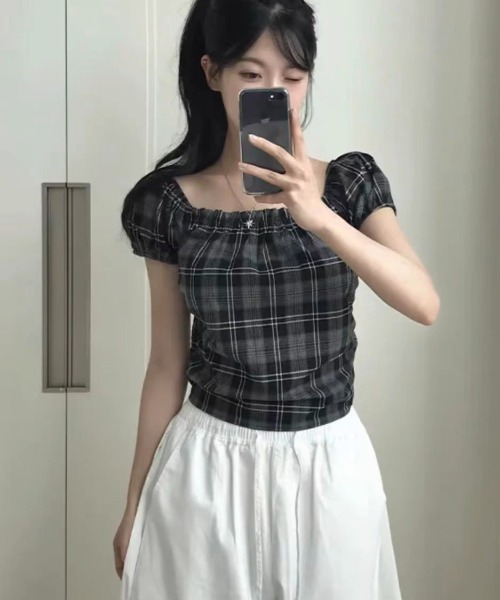 .KOM(ドットコム)の「A'GEM/9 × .kom 『.KOM/ドットケーオーエム』ギンガムチェックオフショルブラウス(Tシャツ/カットソー・レディース・ブラック・FREE)」の14枚目の写真