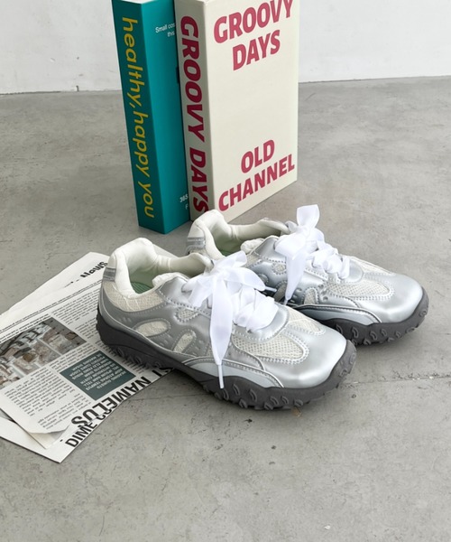 SOLLON.(ソルロン)の「【靴紐2種set】ボリュームソールレーススニーカー(スニーカー・レディース・ベージュ/ホワイト/シルバー・24.5cm/23.5cm/22.5cm)」の19枚目の写真