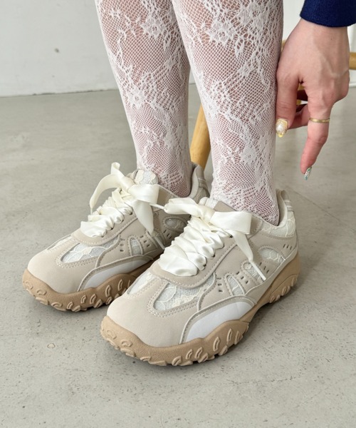 SOLLON.(ソルロン)の「【靴紐2種set】ボリュームソールレーススニーカー(スニーカー・レディース・ベージュ/ホワイト/シルバー・24.5cm/23.5cm/22.5cm)」の21枚目の写真