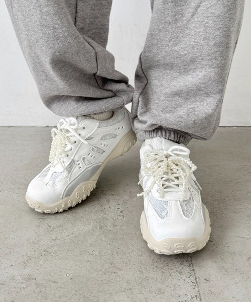 SOLLON.(ソルロン)の「【靴紐2種set】ボリュームソールレーススニーカー(スニーカー・レディース・ベージュ/ホワイト/シルバー・24.5cm/23.5cm/22.5cm)」の8枚目の写真