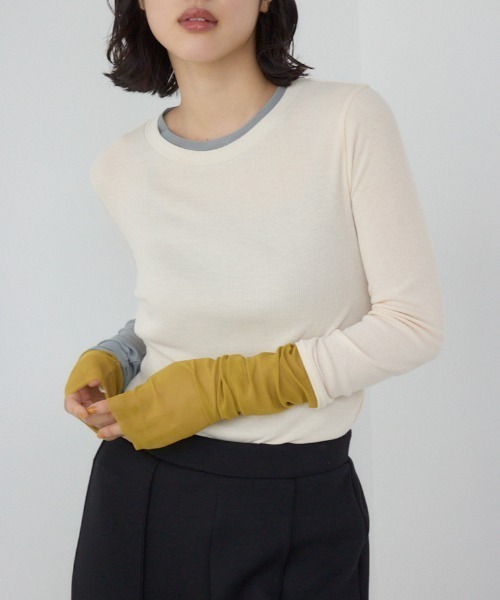 PLUS（プラス）の「【PLUS】シアードッキングトップス（Tシャツ/カットソー・レディース・ブラウン/アイボリー/ブラック/グレー・FREE）」の2枚目の写真