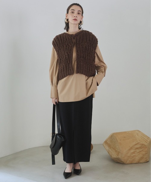 ANGIE(アンジー)の「ハンドニットベスト(ベスト・レディース・アイボリー/ブラック/ブラウン・FREE)」の4枚目の写真