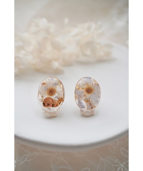 tone(トーン)の「【ime】小粒淡水パール付フラワーピアス(MA)(ピアス(両耳用)・レディース・ブルー/ピンク/オレンジ・FREE)」の1枚目の写真