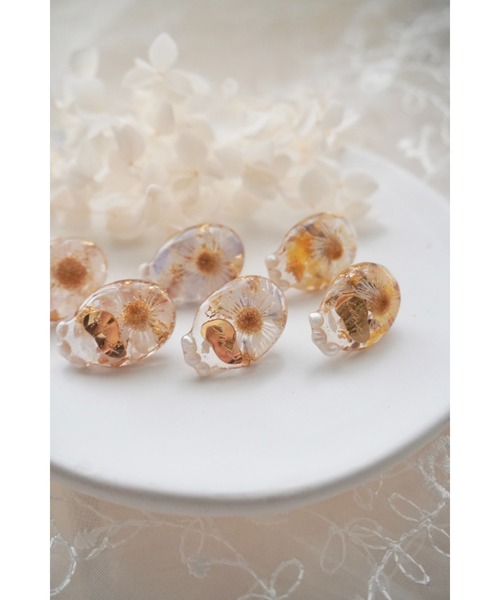 tone(トーン)の「【ime】小粒淡水パール付フラワーピアス(MA)(ピアス(両耳用)・レディース・ブルー/ピンク/オレンジ・FREE)」の11枚目の写真