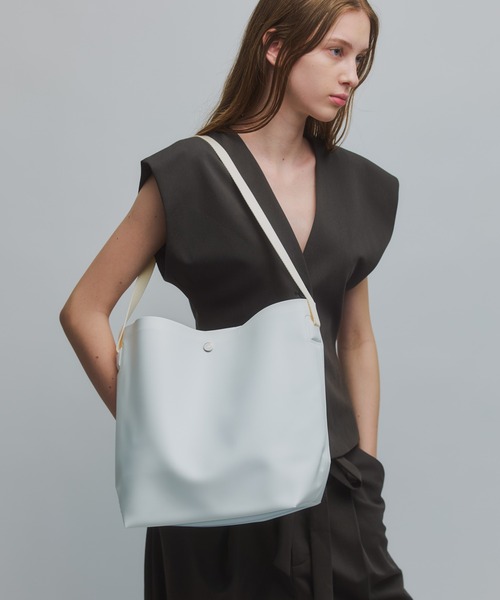 THE ART OF CARRYING（ジアートオブキャリング）の「【THE ART OF CARRYING】PAPER F（ショルダーバッグ・レディース・ホワイト/ブラック・FREE）」の2枚目の写真