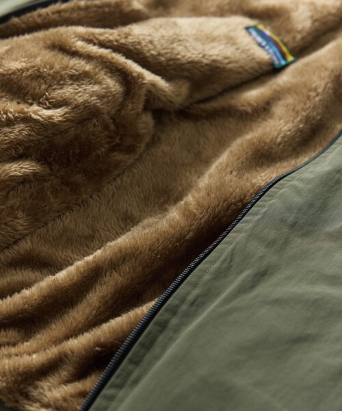 FREAK'S STORE(フリークスストア)の「限定展開 リラックスフィット ナイロン フリース リバーシブル MA-1/ジップアップブルゾン(MA-1・メンズ・グレイッシュベージュ/ブラック/オリーブ/ネイビー/ダークグレー・LARGE/MEDIUM/SMALL)」の8枚目の写真