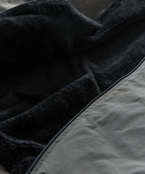 FREAK'S STORE(フリークスストア)の「限定展開 リラックスフィット ナイロン フリース リバーシブル MA-1/ジップアップブルゾン(MA-1・メンズ・グレイッシュベージュ/ブラック/オリーブ/ネイビー/ダークグレー・LARGE/MEDIUM/SMALL)」の10枚目の写真