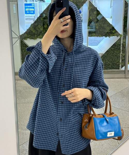CIAOPANIC(チャオパニック)の「フード付きアソートチェックシャツ / パーカー(シャツ/ブラウス・レディース・グリーン/サックスブルー/ブラウン/ネイビー/ベージュ/ブラック・LARGE/MEDIUM)」の5枚目の写真