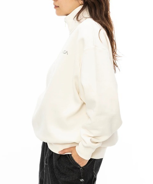 RVCA(ルーカ)の「【RVCA/ルーカ】24AW METALURGY HALF ZIP/ハーフジップバックプリントスタンドカラースウェットトレーナー(スウェット・レディース・ホワイト/ブラック/サンドベージュ・SMALL/MEDIUM)」の5枚目の写真