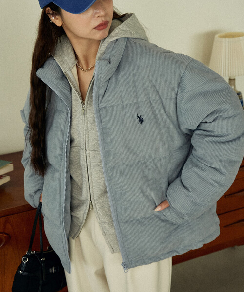 PUBLUX（パブリュクス）の「U.S. POLO ASSN. × PUBLUX/ユーエスポロアッスン コーデュロイ 中綿 ジャケット　限定展開（ブルゾン・レディース・オフホワイト/サックスブルー/ブラック・ﾌﾘ-）」の3枚目の写真