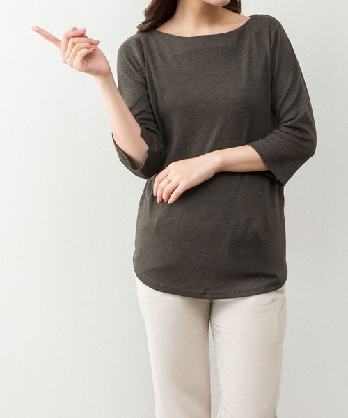 MARAI(マーライ)の「ボートネック七分袖カットソー コットン こなれ感(Tシャツ/カットソー・レディース・ホワイト/カーキ/ブラック/チャコールグレー/杢グレー・4L/3L/L/LL/M)」の1枚目の写真