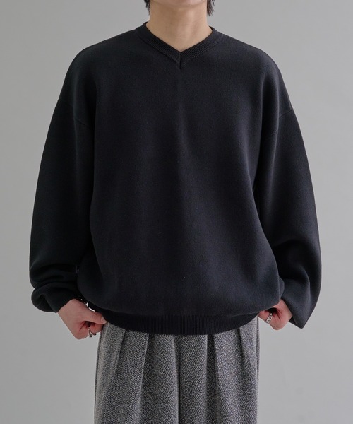 epnok（エプノック）の「ミラノリブ浅Vネックルーズニット（ニット/セーター・メンズ・オフホワイト/アッシュグレー/ブラック・SMALL/MEDIUM/LARGE）」の3枚目の写真