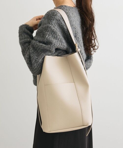 Green　Parks（グリーンパークス）の「KOSSORECO軽量合皮ポーチ付ショルダー（ショルダーバッグ・レディース・グレー/ベージュ/ブラック・FREE）」の2枚目の写真