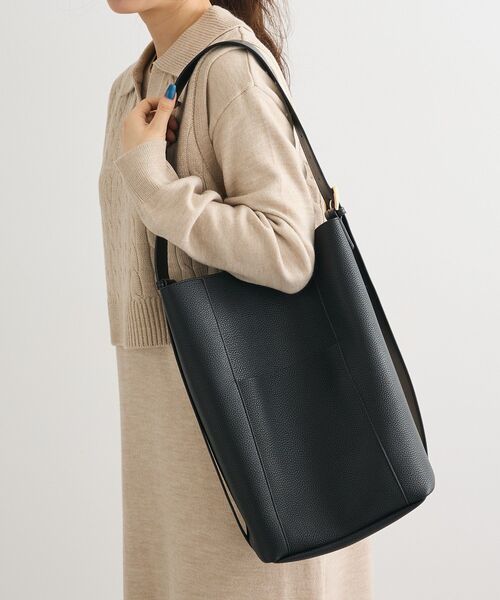 Green　Parks（グリーンパークス）の「KOSSORECO軽量合皮ポーチ付ショルダー（ショルダーバッグ・レディース・グレー/ベージュ/ブラック・FREE）」の4枚目の写真