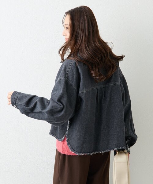 un dix cors（アンディコール）の「《大人カジュアルなムード漂う》裾フリンジデニムジャケット（デニムジャケット・レディース・インディゴブルー/ブラック・FREE）」の6枚目の写真