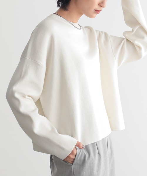 for/c（フォーシー）の「[新色追加]スウェットライクシンプルニット【サスティナブル】（ニット/セーター・レディース・ブラック/オフホワイト/グレー/ブラウン/ネイビー/グリーン・M/L/LL/S）」の2枚目の写真