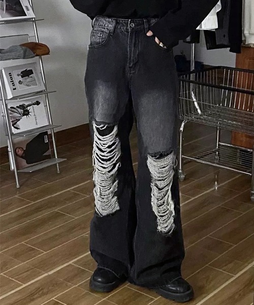 Revo.（レボ）の「クラッシュダメージ ワイド デニムパンツ（デニムパンツ・メンズ・ブルー/ブラック・M/XL）」の7枚目の写真