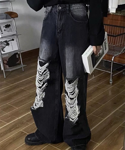 Revo.（レボ）の「クラッシュダメージ ワイド デニムパンツ（デニムパンツ・メンズ・ブルー/ブラック・M/XL）」の4枚目の写真