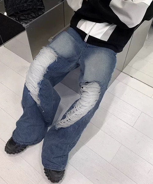 Revo.（レボ）の「クラッシュダメージ ワイド デニムパンツ（デニムパンツ・メンズ・ブルー/ブラック・M/XL）」の9枚目の写真