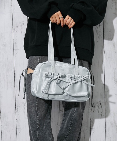GORGE(ゴージ)の「《ダブルリボン×フロントポケット》レディース ショルダーバッグ オールシーズン(ハンドバッグ・レディース・アイボリー/ブラック/シルバー/ブラウン・F)」の4枚目の写真