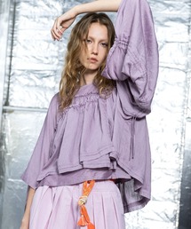 バックテールボリュームブラウス