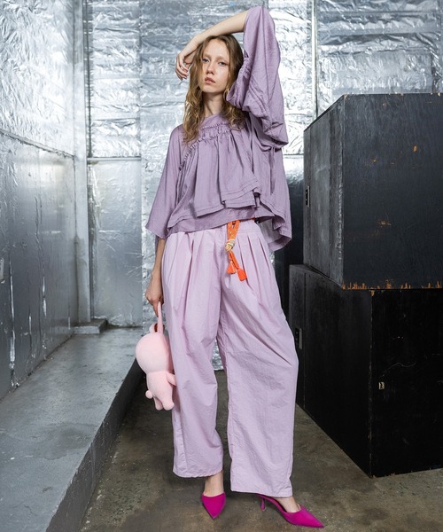 AULA AILA（アウラアイラ）の「バックテールボリュームブラウス（シャツ/ブラウス・レディース・ブラック/ピンク/ホワイト・0）」の9枚目の写真