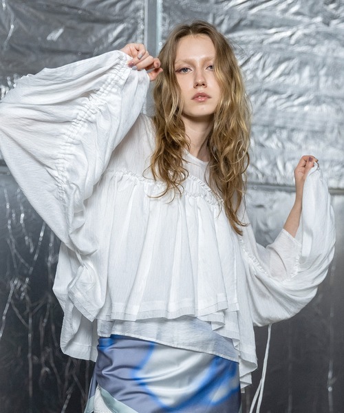 AULA AILA（アウラアイラ）の「バックテールボリュームブラウス（シャツ/ブラウス・レディース・ブラック/ピンク/ホワイト・0）」の16枚目の写真