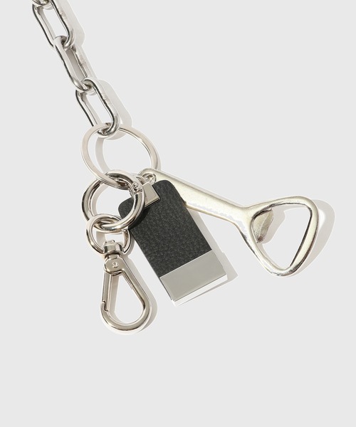 ITTI(イッチ)の「【ITTI/イッチ】CRISTY POLICE CHAIN CHARM / DIPLO FJORD(キーホルダー・メンズ・ブラック・FREE)」の2枚目の写真