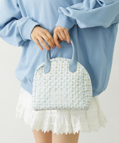 MILKFED.(ミルクフェド)の「STRIPED FLOWER QUILTED BAG(ハンドバッグ・レディース・グレー/オフホワイト・ONE SIZE)」の12枚目の写真