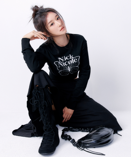 NICK&NICOLE(ニックアンドニコール)の「CASHMERE BUTTERFLY SIGNATURE CROP KNIT_BLACK(ニット/セーター・レディース・その他・FREE)」の3枚目の写真