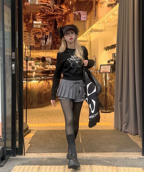 NICK&NICOLE(ニックアンドニコール)の「CASHMERE BUTTERFLY SIGNATURE CROP KNIT_BLACK(ニット/セーター・レディース・その他・FREE)」の11枚目の写真