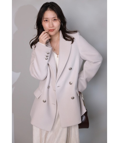 Apuweiser-riche（アプワイザーリッシェ）の「パール釦バック