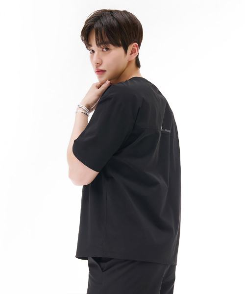 CHASECULT(チェイスカルト)の「男性ストレッチグラフィック半袖Tシャツ-ブラック(Tシャツ/カットソー・メンズ・ブラック・100/95/105/110)」の4枚目の写真