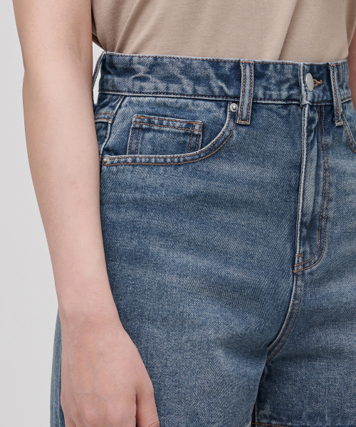 MUSINSA STANDARD WOMAN(ムシンサスタンダードウーマン)の「レディースベーシックデニムショーツ【ミディアムインディゴ】(デニムパンツ・レディース・その他・24/27/29/30/25/26/28)」の5枚目の写真