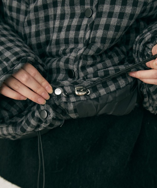 MERLOT（メルロー）の「チェック中綿ブルゾン（ダウンジャケット/コート・レディース・ブラック/ネイビー・FREE）」の17枚目の写真