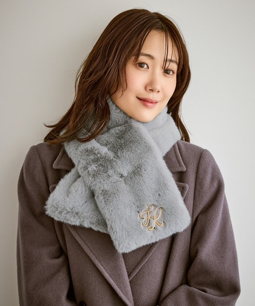 ROPE' PICNIC（ロペピクニック）の「ブローチ付きフェイクファーティペット（マフラー・レディース・グレー/ブラウン/キナリ・FREE）」の4枚目の写真