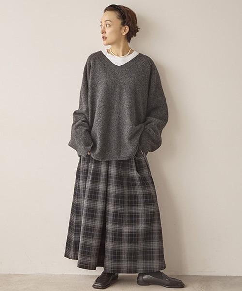 題名　『静けさ』 studio CLIP（スタディオクリップ）の「細コールタックスカーチョ[プチ