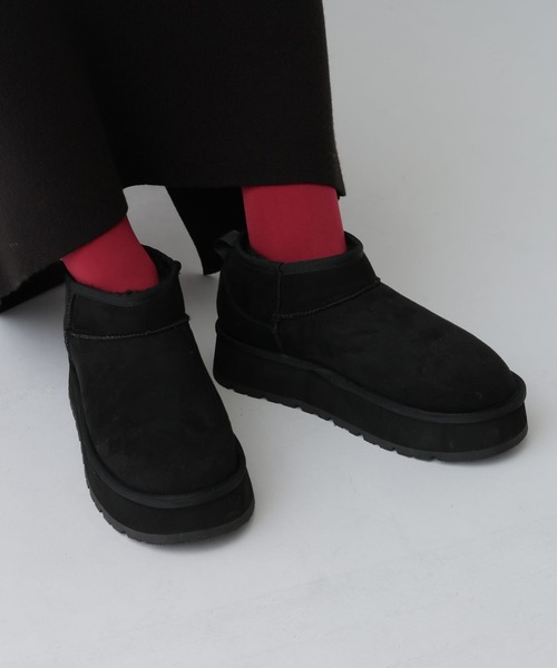 LEPSIM（レプシィム）の「フェイクムートン厚底ブーツ　608843（ブーツ・レディース・ベージュ/ブラック・LARGE/MEDIUM）」の3枚目の写真