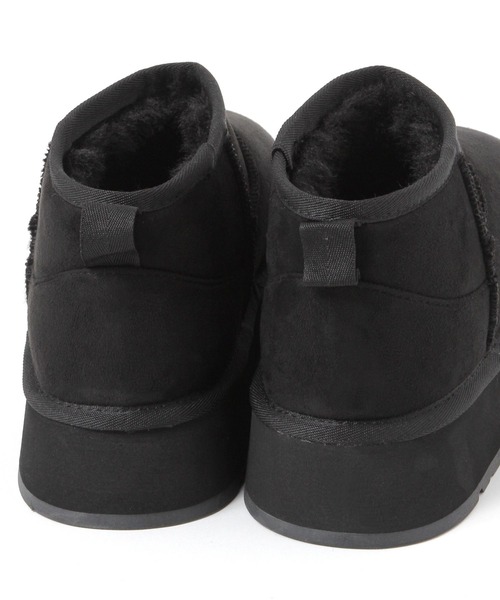 LEPSIM（レプシィム）の「フェイクムートン厚底ブーツ　608843（ブーツ・レディース・ベージュ/ブラック・LARGE/MEDIUM）」の19枚目の写真