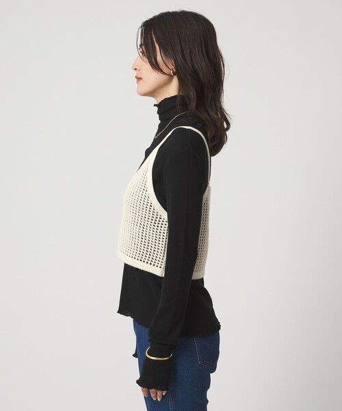 green label relaxing（グリーンレーベルリラクシング）の「スパンコール ニット 2WAY キャミソール ウォッシャブル（ベスト・レディース・オフホワイト/ブラック・FREE）」の15枚目の写真