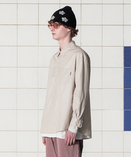 UNALLOYED（アナロイド）の「レイヤードカフスストライプシャツ / ベージュ（シャツ/ブラウス・メンズ・その他・MEDIUM/LARGE）」の2枚目の写真