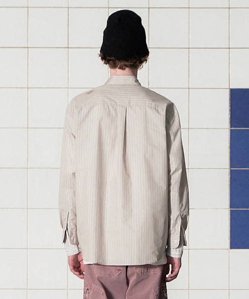 UNALLOYED（アナロイド）の「レイヤードカフスストライプシャツ / ベージュ（シャツ/ブラウス・メンズ・その他・MEDIUM/LARGE）」の3枚目の写真