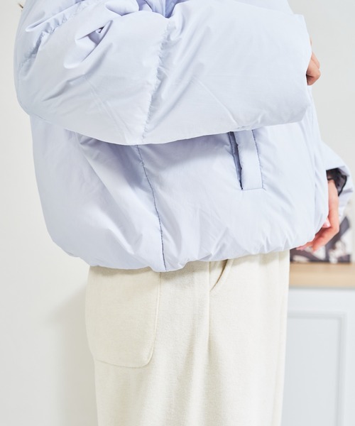 MISCH MASCH（ミッシュマッシュ）の「ZOZO限定 ボリュームショートダウン（ダウンジャケット/コート・レディース・アイボリー/ブルー・ﾌﾘ-）」の9枚目の写真