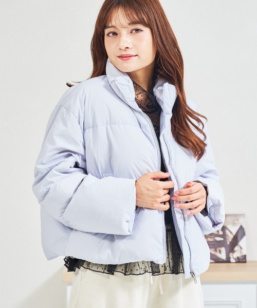 MISCH MASCH（ミッシュマッシュ）の「ZOZO限定 ボリュームショートダウン（ダウンジャケット/コート・レディース・アイボリー/ブルー・ﾌﾘ-）」の3枚目の写真