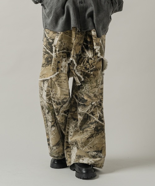 CASPER JOHN(キャスパージョン)の「Tree camo paleo tuck pants/ツリーカモパレオタックパンツ(その他パンツ・メンズ・グレー/ブラック/ベージュ・LARGE/MEDIUM/SMALL/X-SMALL)」の21枚目の写真
