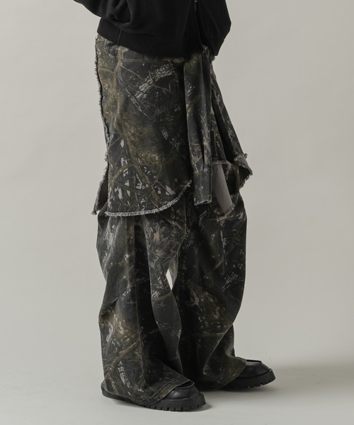 CASPER JOHN(キャスパージョン)の「Tree camo paleo tuck pants/ツリーカモパレオタックパンツ(その他パンツ・メンズ・グレー/ブラック/ベージュ・LARGE/MEDIUM/SMALL/X-SMALL)」の7枚目の写真