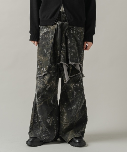 CASPER JOHN(キャスパージョン)の「Tree camo paleo tuck pants/ツリーカモパレオタックパンツ(その他パンツ・メンズ・グレー/ブラック/ベージュ・LARGE/MEDIUM/SMALL/X-SMALL)」の4枚目の写真