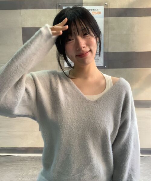 MICANE(ミケーネ)の「ベルリタヘアリーニット-ウールスリーブレスセットアップ(ニット/セーター・レディース・ライトグレー/クリーム・SMALL/MEDIUM/X-LARGE/LARGE)」の16枚目の写真