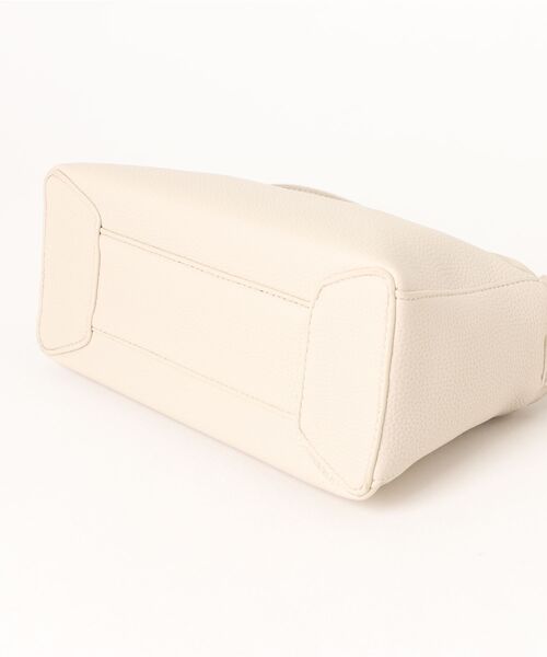 NiiNa(ニーナ)の「【 NiiNa / ニーナ 】高品質レザー2WAYミニハンドバッグ(ハンドバッグ・レディース・グレイッシュベージュ/ブラック/ホワイト・FREE)」の10枚目の写真